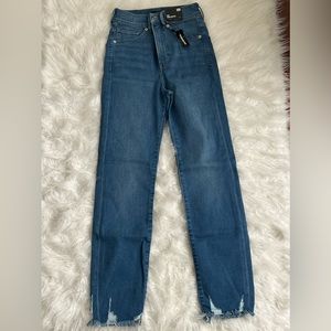 Slim Super High Rise, from Express, never worn, tag is still on!